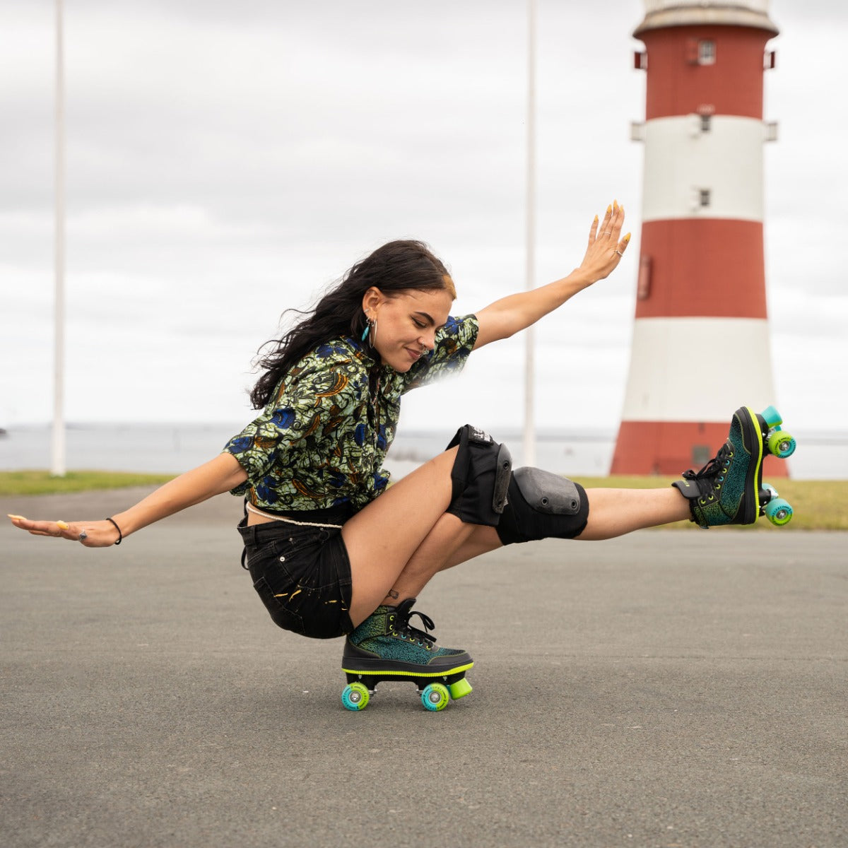 Mid Top Raver Roller Skates